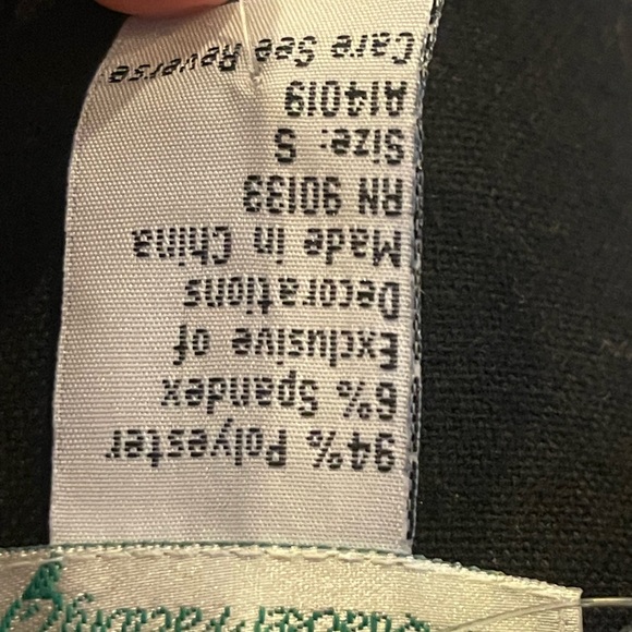 New Quaker Factory S Velvet HollyBerry/Jewel Button Down with Holly ButtonCovers - Picture 2 of 10